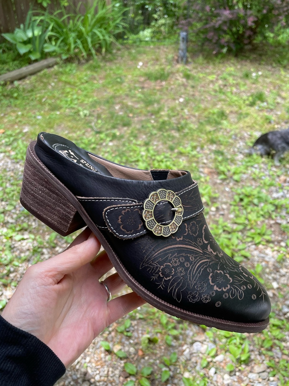 New Spring Step L'artist Zoozie Black  Tooled Leather Clog Mules 38